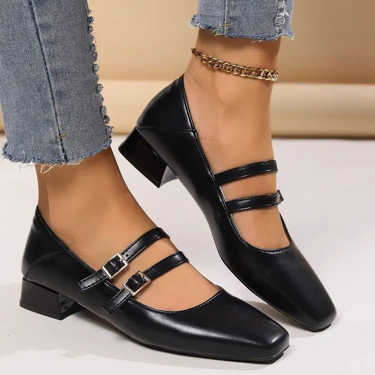 Zoom sur la finition soignée des ballerines contemporaines