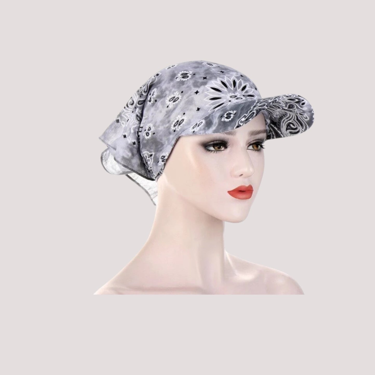 Casquette grise avec motifs branchés pour chimio