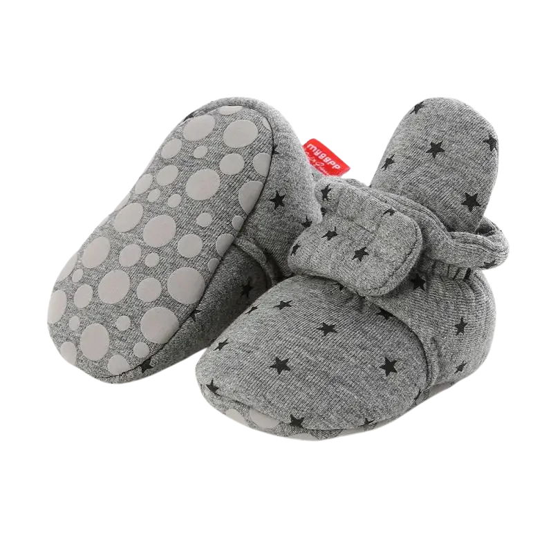 Chaussons gris pour bébé, confortables et sécurisés