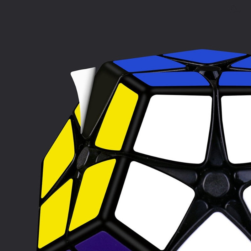 Puzzle en rotation, illustrant la fluidité du mécanisme