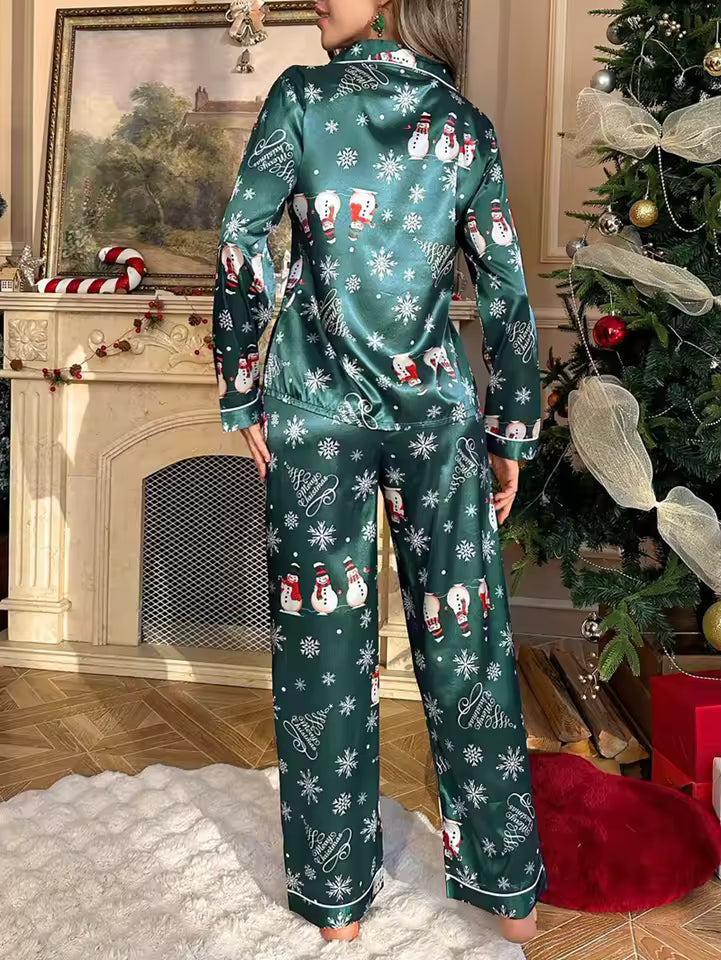 Pantalon de pyjama suspendu montrant la coupe droite