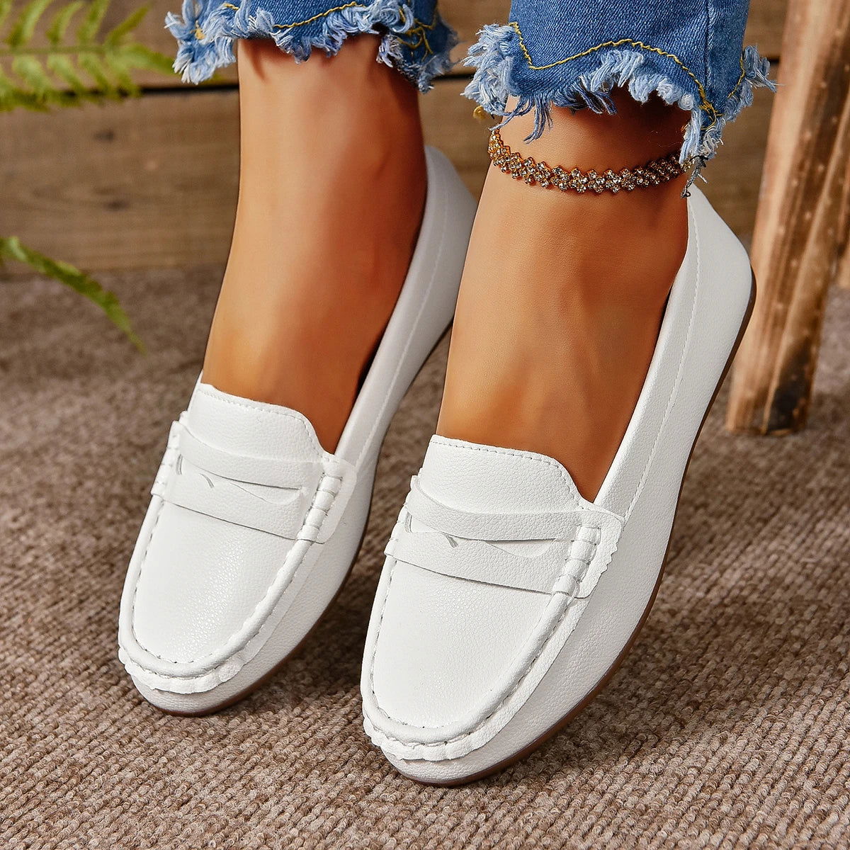 Mocassins rouges faciles à enfiler, style slip-on pratique