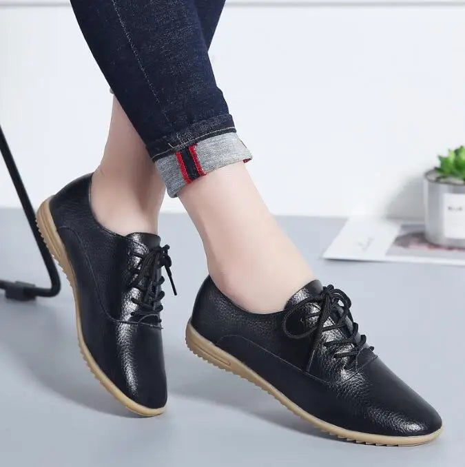 Mocassins féminins avec lacets, design moderne et confortable