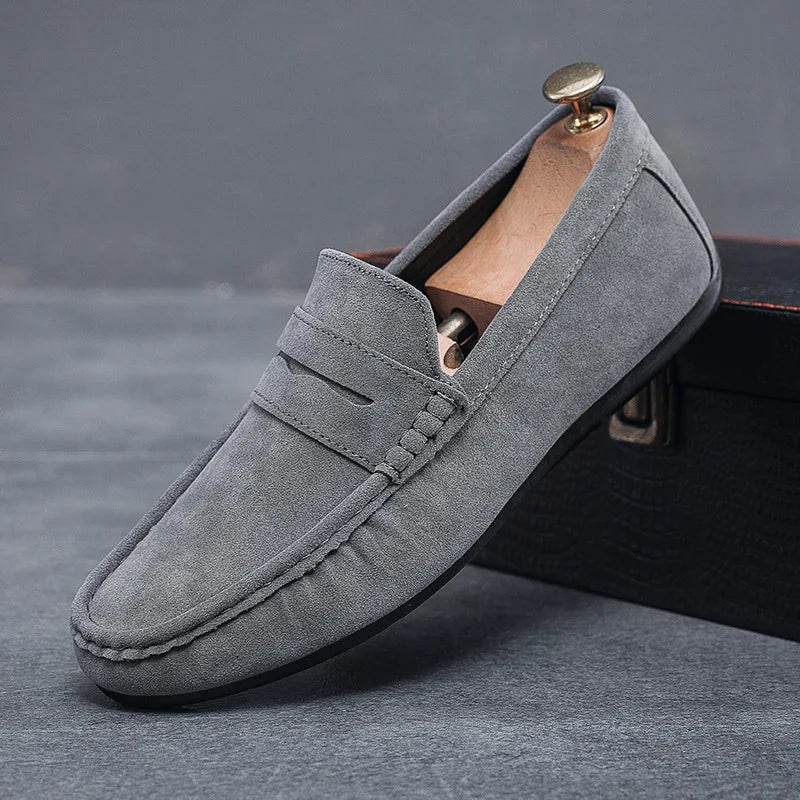Mocassins élégants en daim, faciles à enfiler