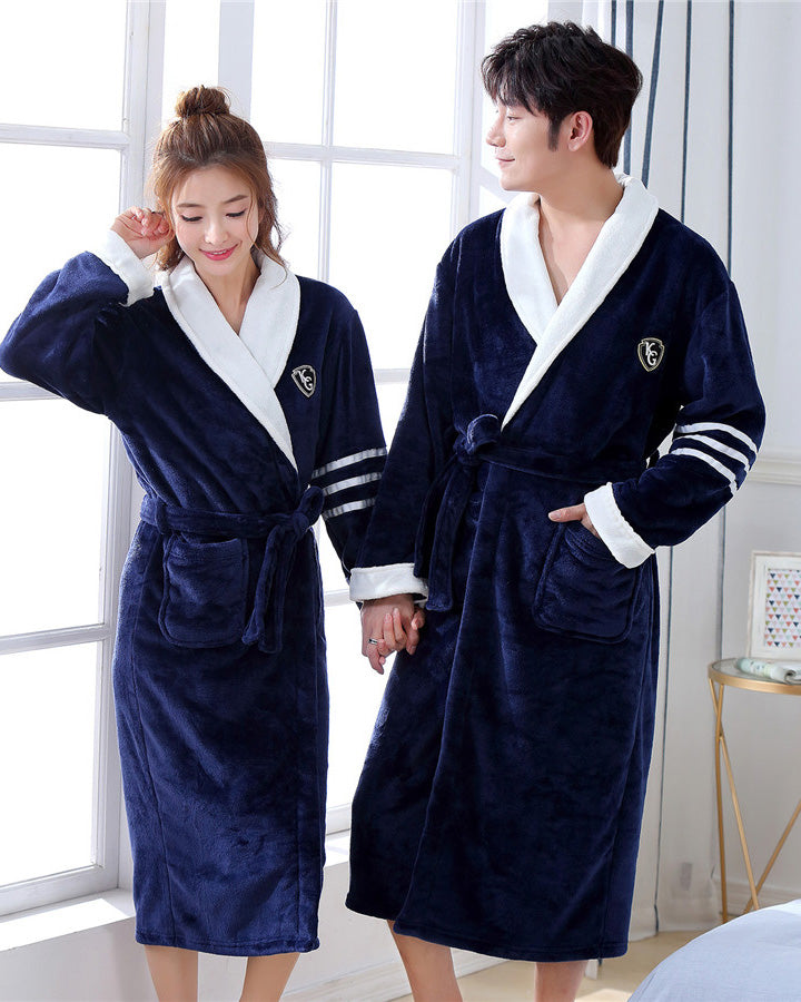 Peignoir femme polaire bleu avec col en V blanc