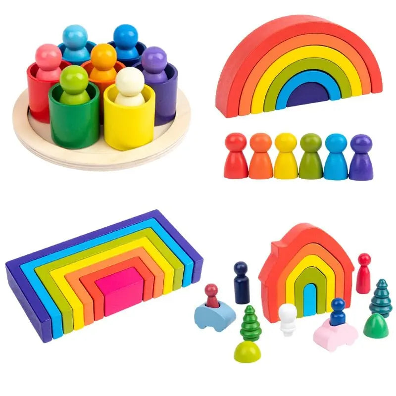 Enfant souriant jouant avec des blocs de bois colorés