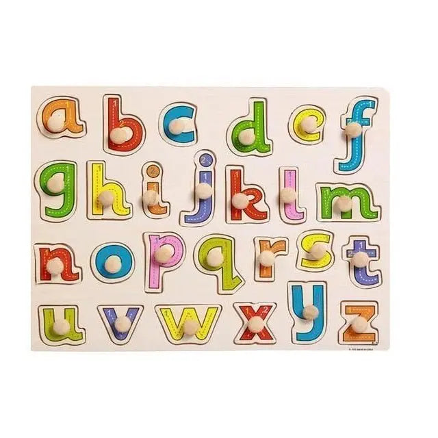 Tableau Montessori avec lettres de l'alphabet en plastique coloré