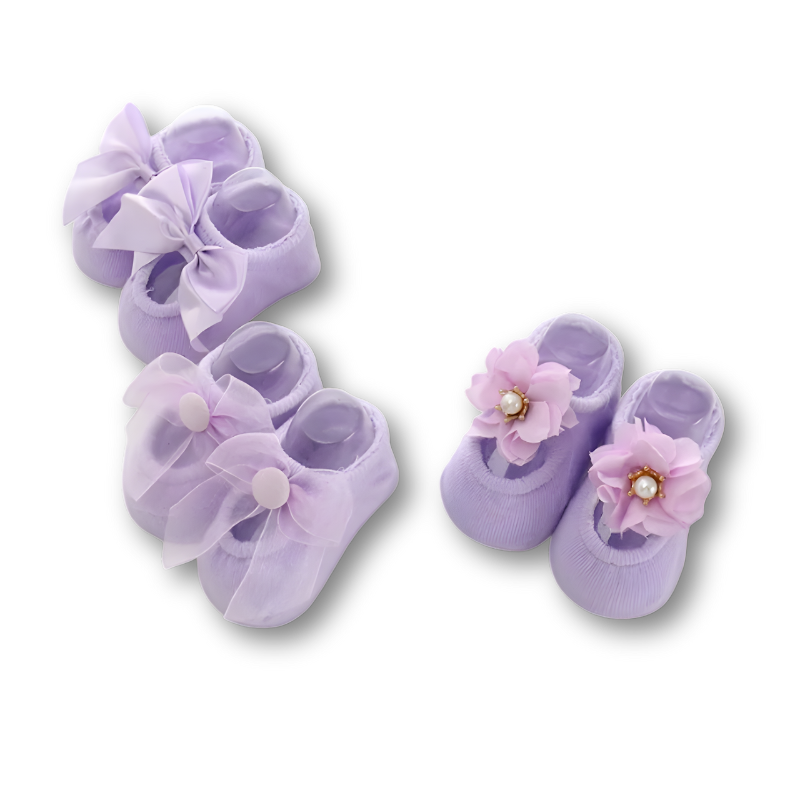 Chaussettes violettes pour bébé avec détails en dentelle