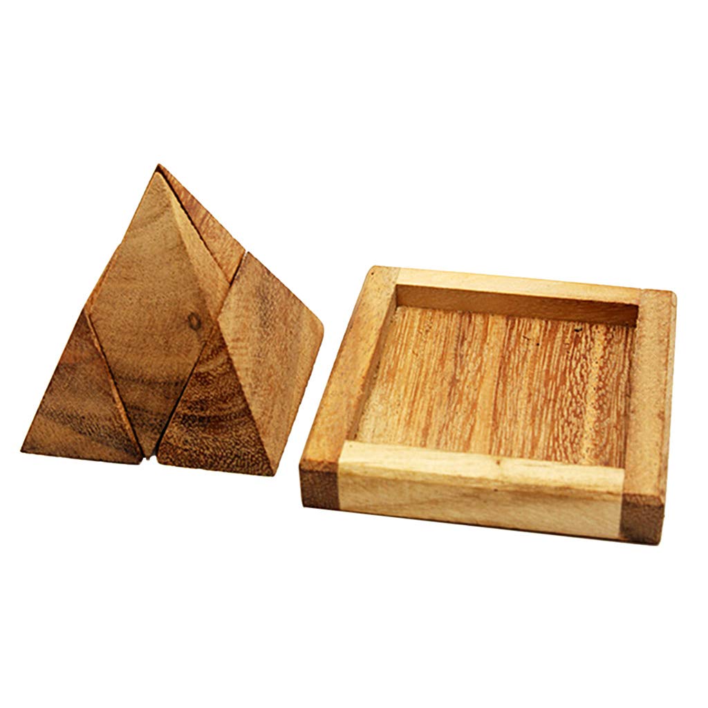Vue latérale du puzzle pyramide en bois, démonté