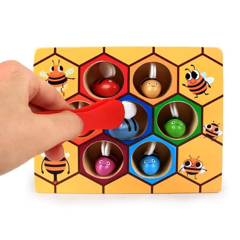 Vue d'ensemble du jeu avec abeilles et ruche