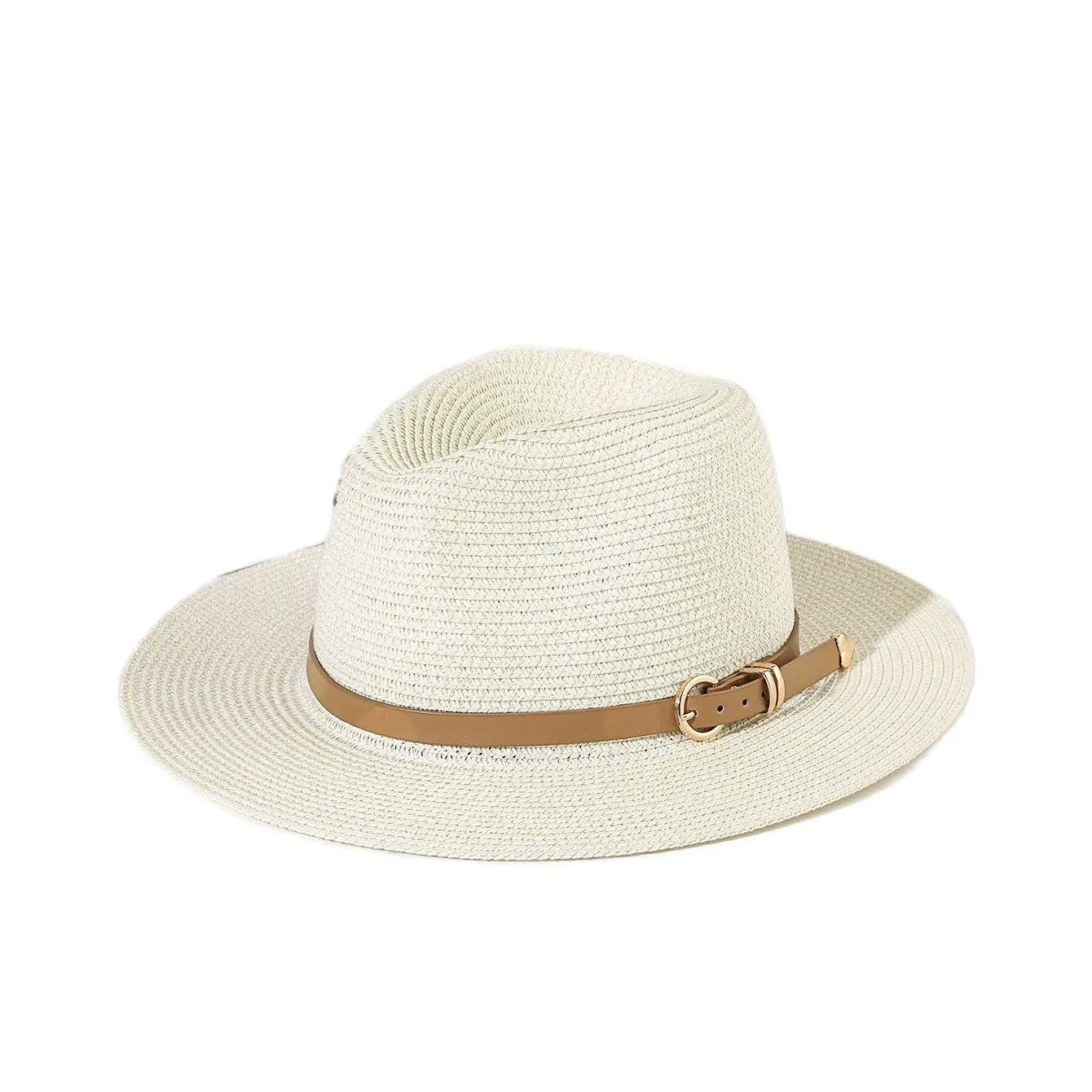 Chapeau Panama sur une étagère, lumière douce et ombre