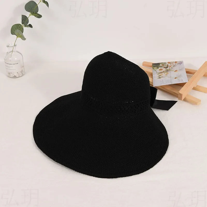 Vue arrière du chapeau, montrant le nœud et le bord