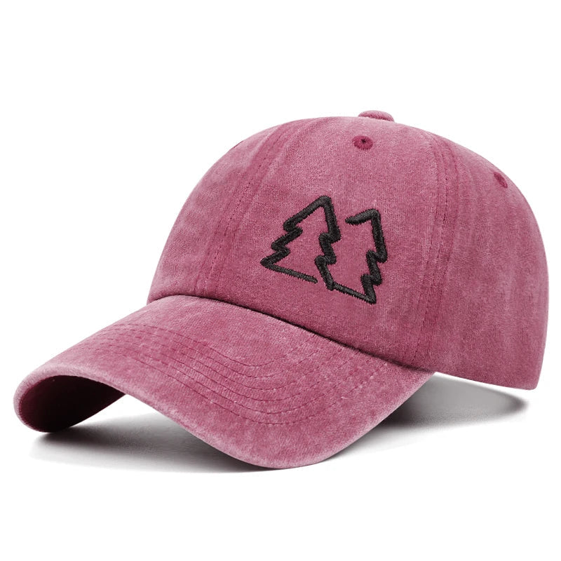 Casquette sur fond neutre, soulignant son design intemporel