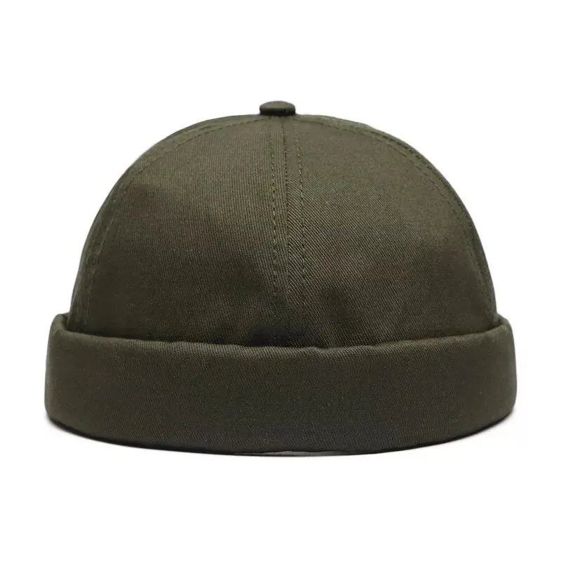 Vue rapprochée d'un bonnet beige minimaliste