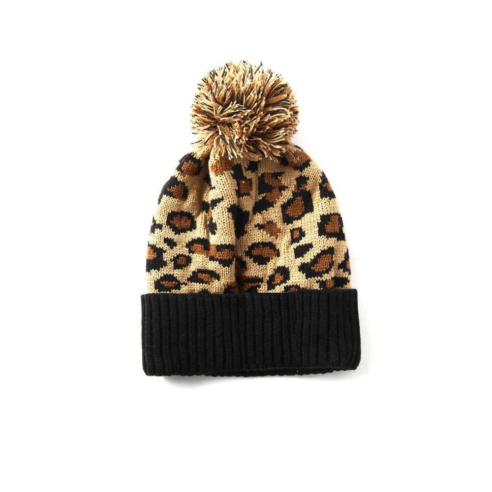 Bonnet tendance avec pompon, idéal pour le froid