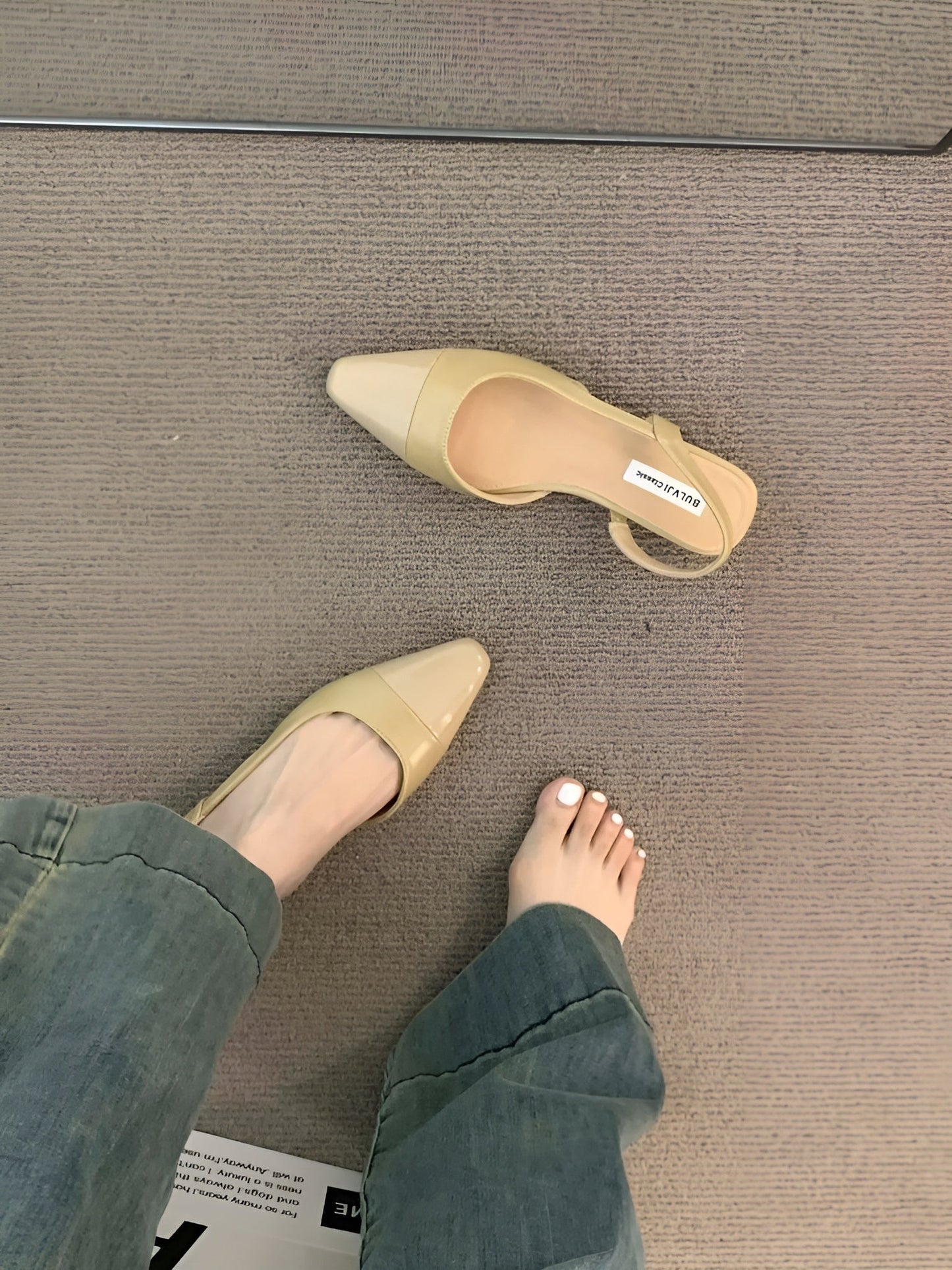 Détail du matériau en PU des ballerines