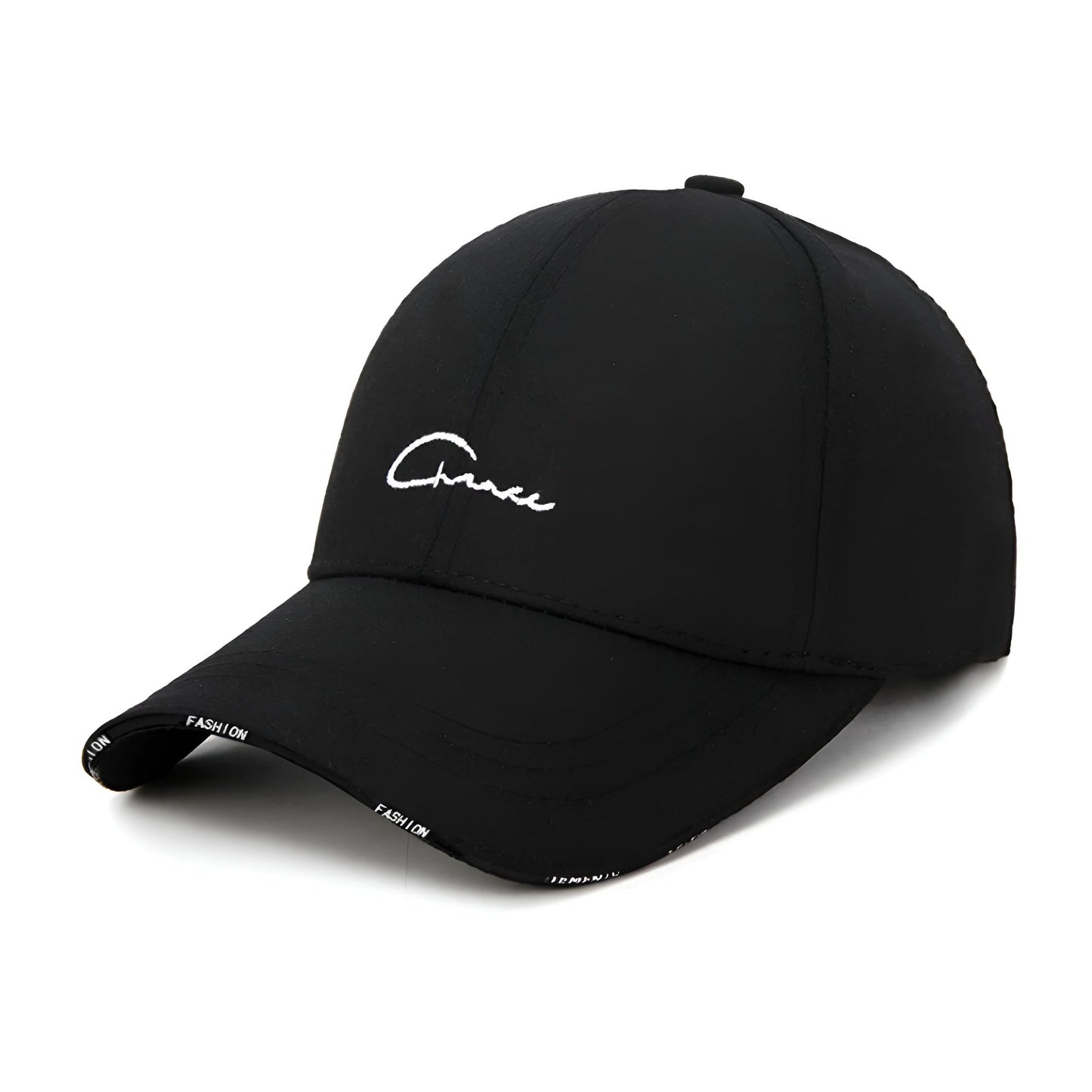 Casquette beige posée sur une surface en bois, vue de dessus