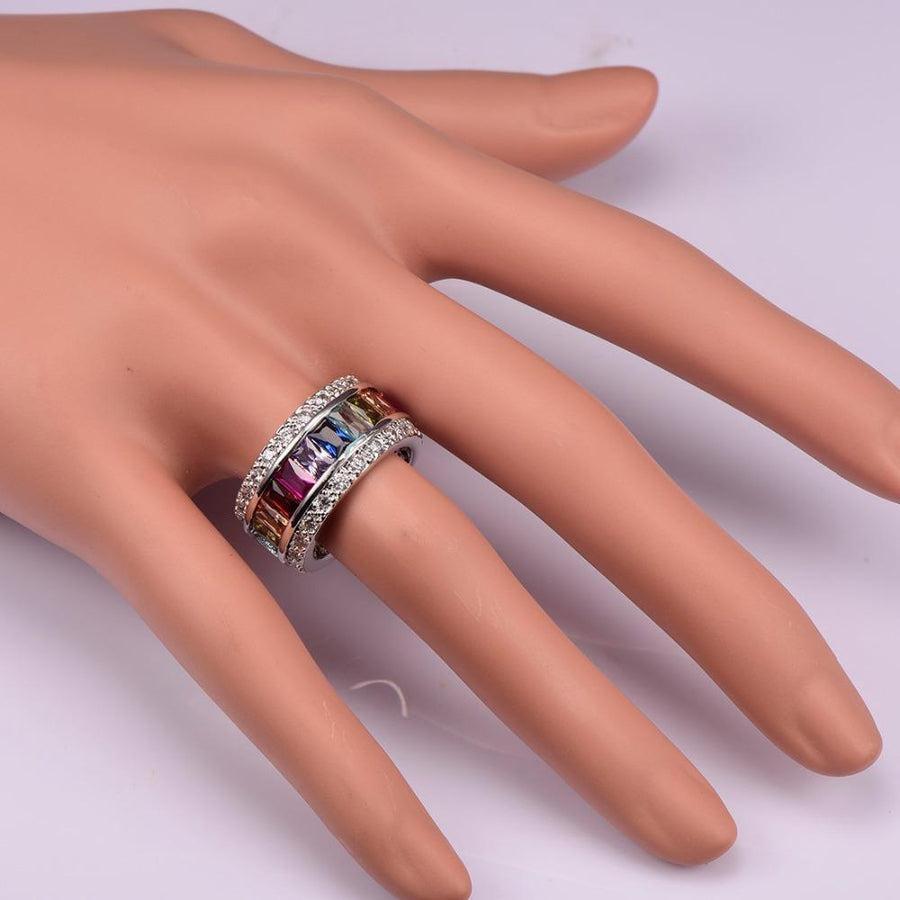 Vue d'ensemble de la bague avec ses pierres aux couleurs vives