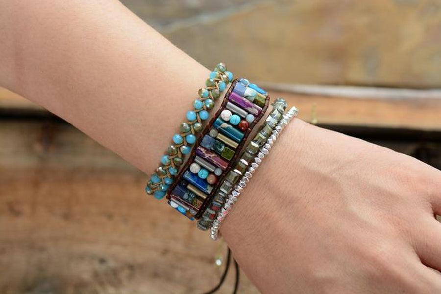 Gros plan sur pierres de Jaspe, Agate et Turquoise