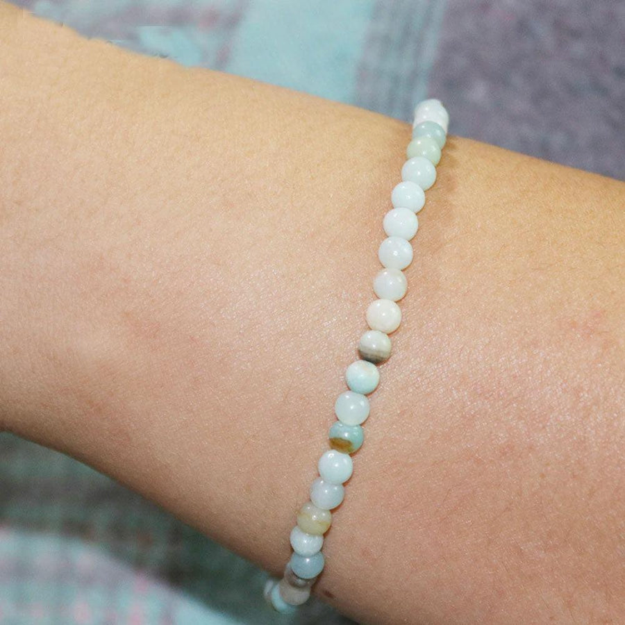 Gros plan sur les pierres d'amazonite aux teintes variées