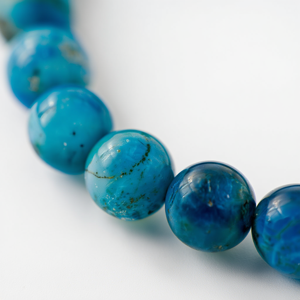 Bracelet apatite bleue, texture et couleur détaillées