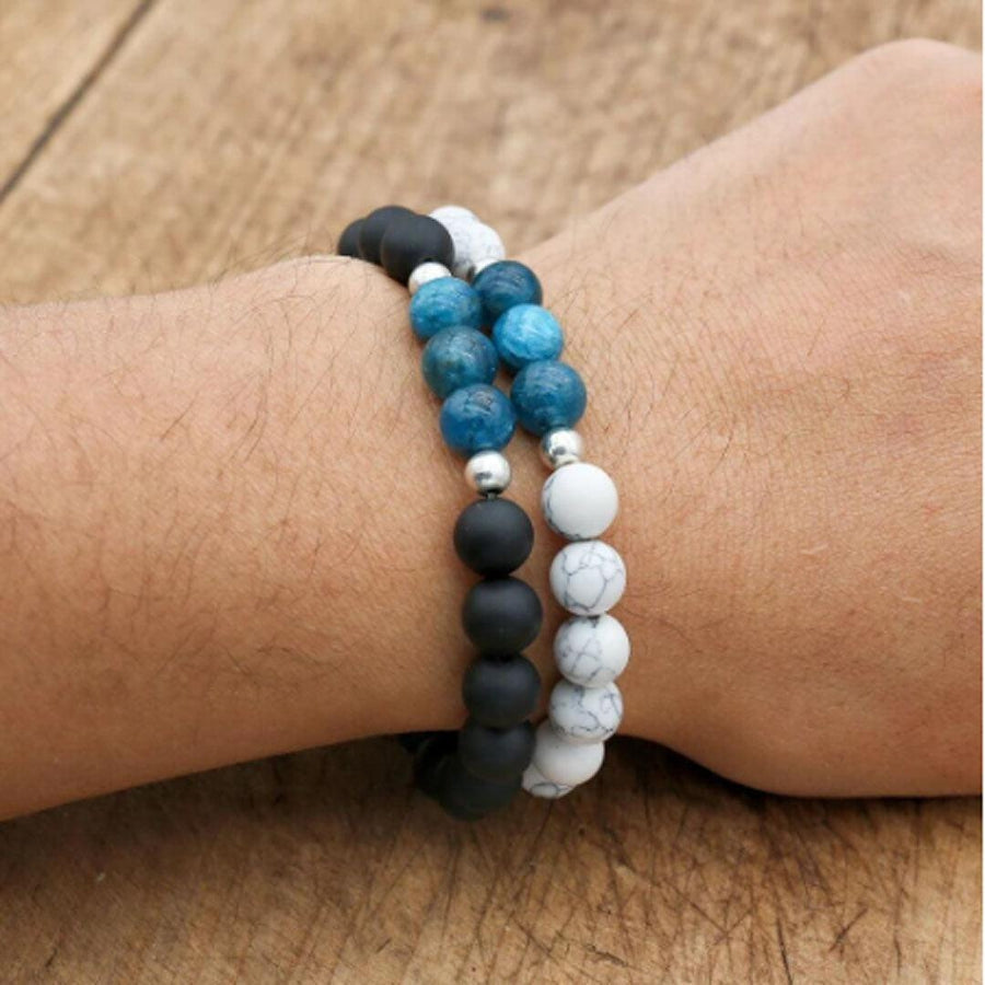 Vue latérale du bracelet en pierres naturelles