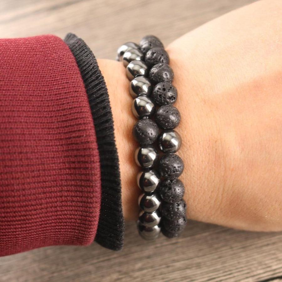 Bracelet avec hématite dominante et perles de lave noires