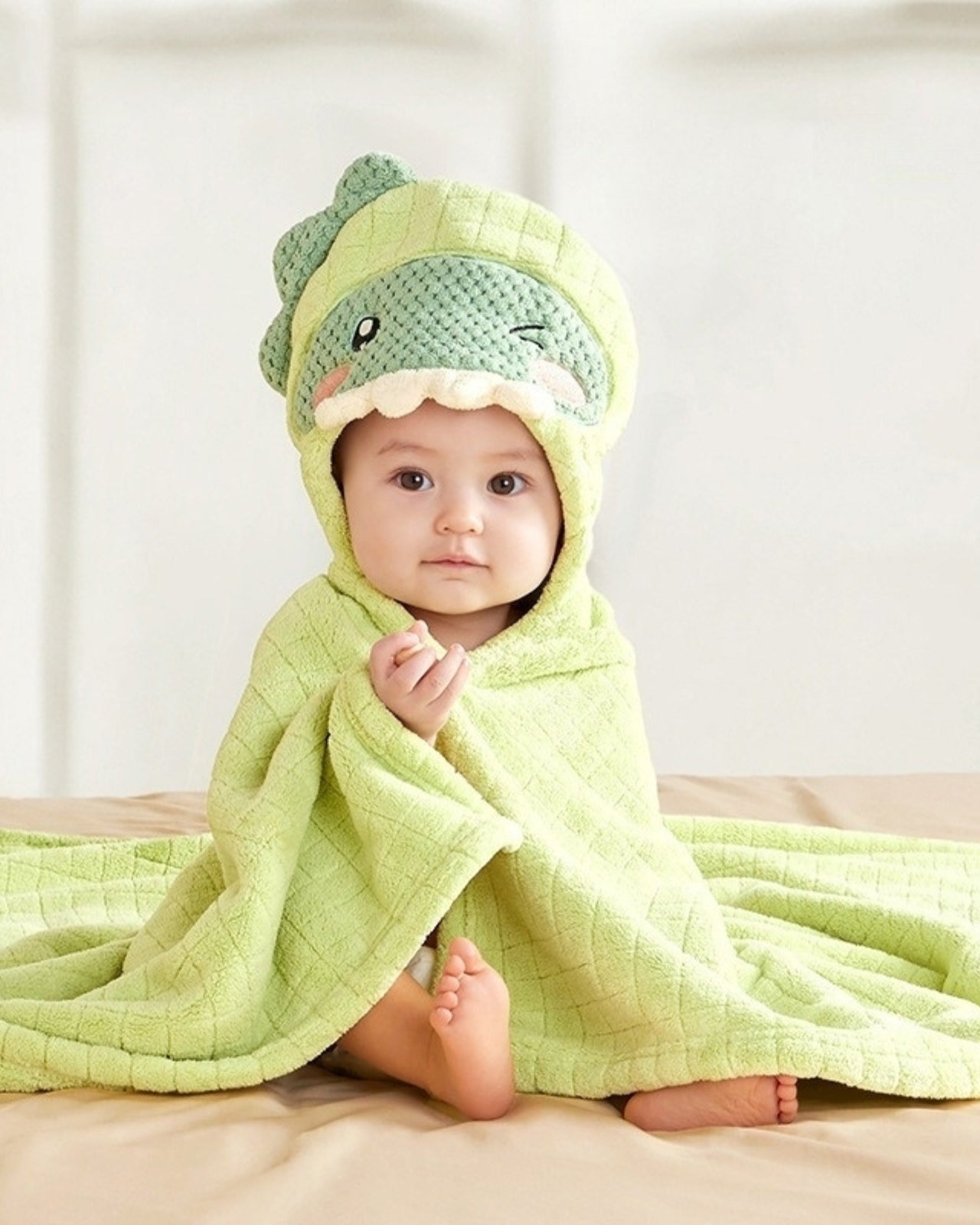 Cape de bain bébé dinosaure vert en coton pur 0-3 ans