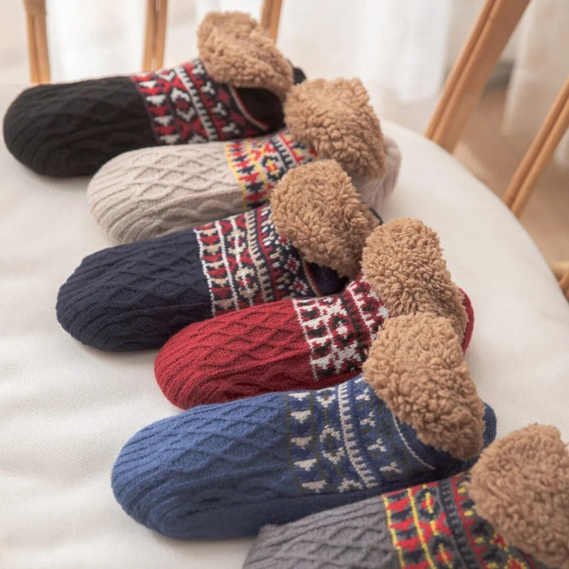 Chaussettes bleu marine avec motifs ethniques et semelle antidérapante