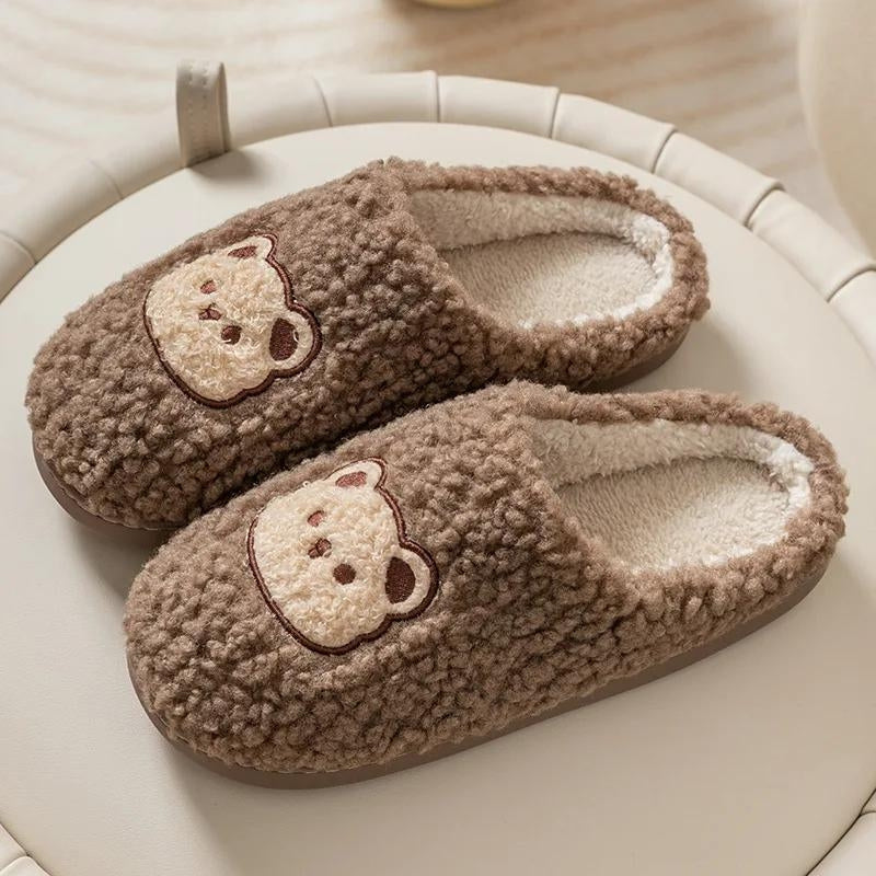 Chaussons marron en Pilou Pilou avec broderie ours