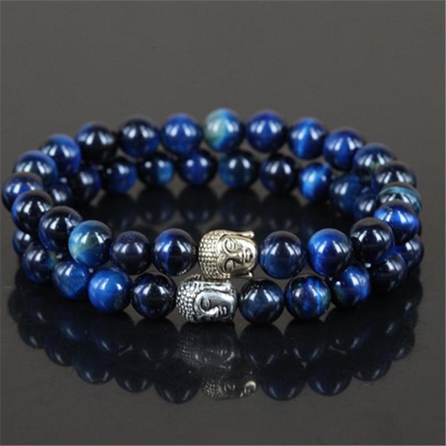 Gros plan sur les perles bleues des bracelets élégants