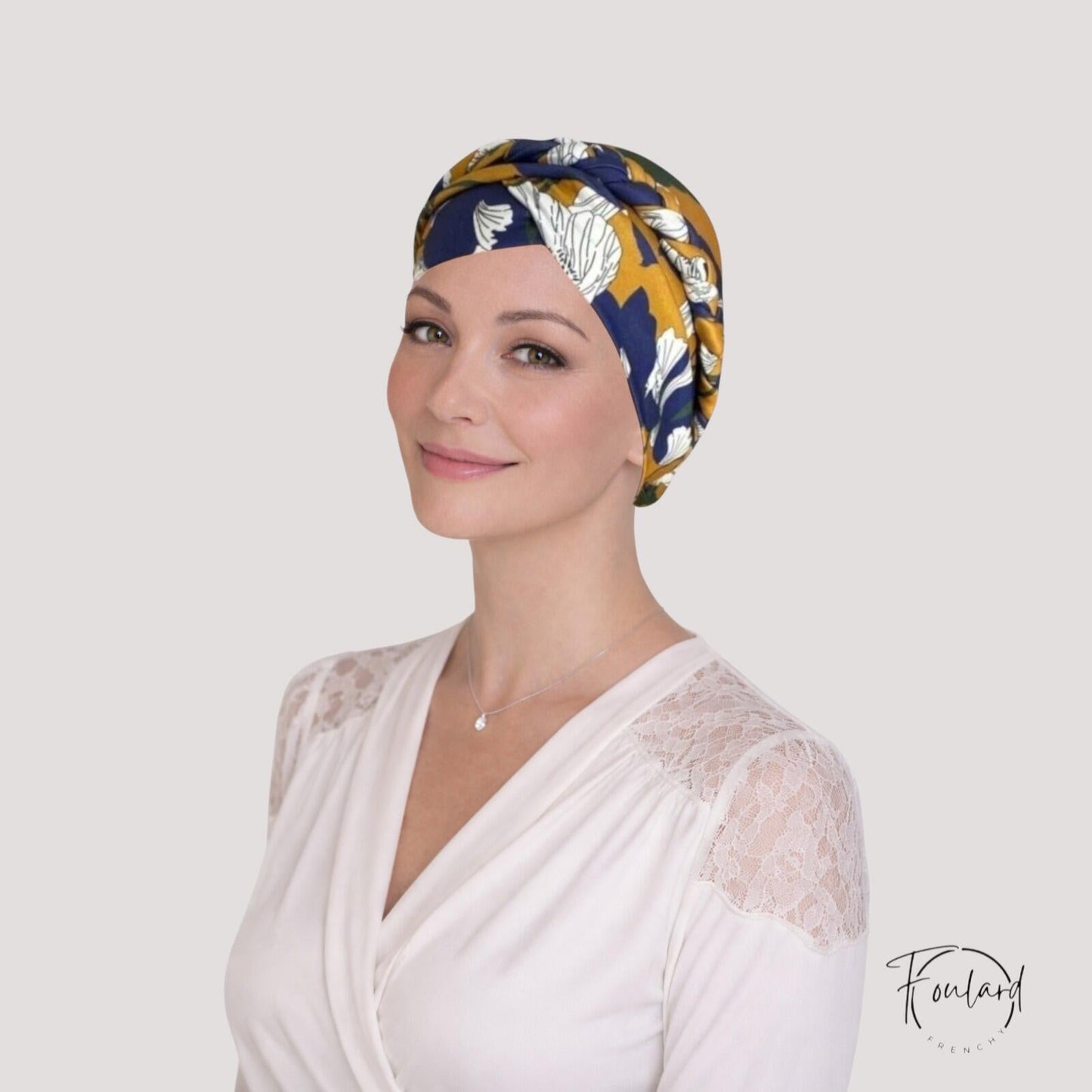 Turban femme motifs jungle, couleur moutarde, vue de face