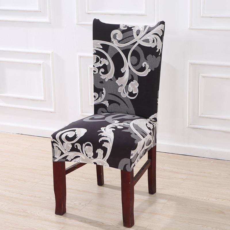 Housse de chaise extensible motif baroque, ajustée sur une chaise