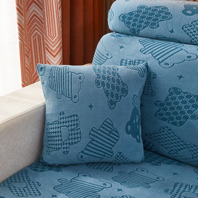 Deux housses de coussin bleues extensibles sur fond blanc