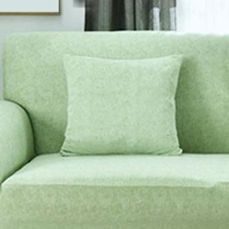 Deux housses de coussin vertes sur fond blanc, 45 cm x 45 cm