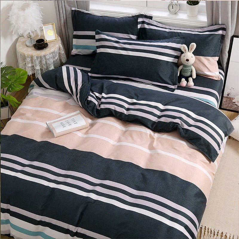Housse de couette en polyester sur un lit bien fait