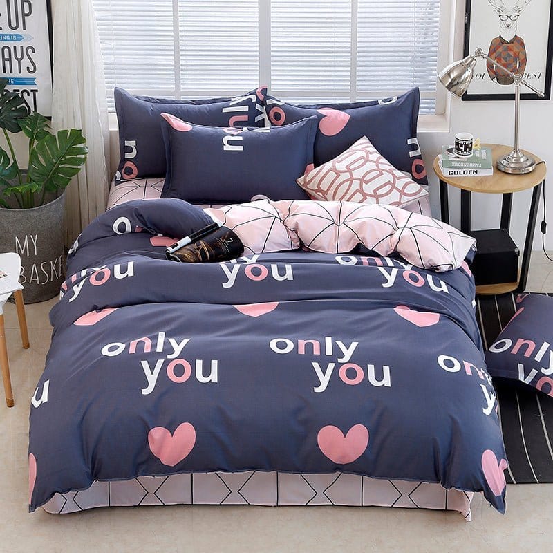 Housse de couette en polyester sur un lit bien fait