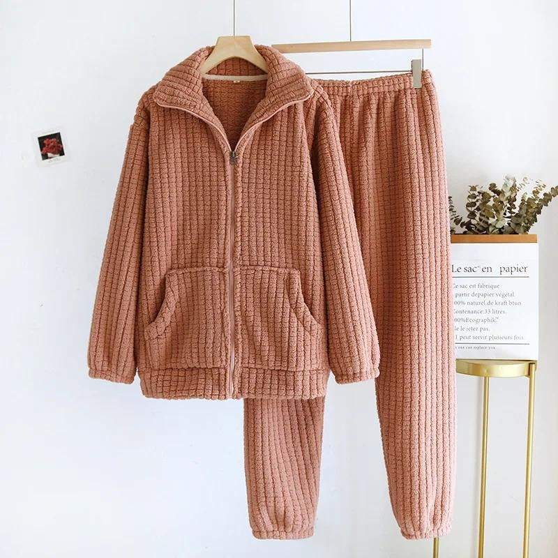 Pyjama en moumoute terracotta avec col en V et poches