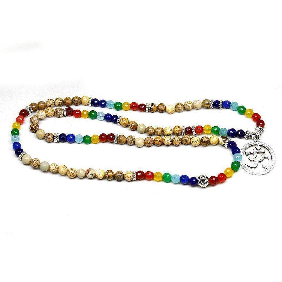 Mala 108 perles, vue de côté sur fond neutre