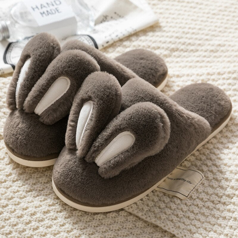 Pantoufles marron avec oreilles de lapin en Pilou Pilou