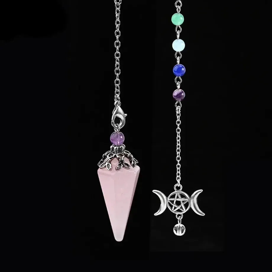 Vue d'ensemble du pendule avec chaîne et perles colorées