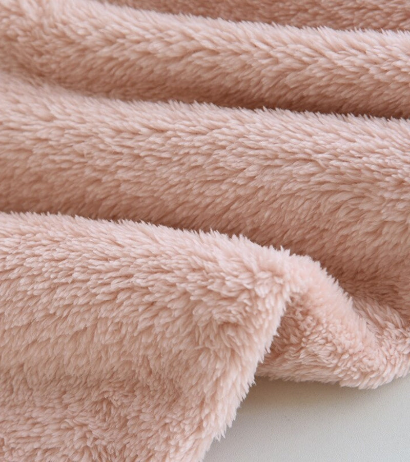 Texture douce du pyjama en matière Pilou Pilou