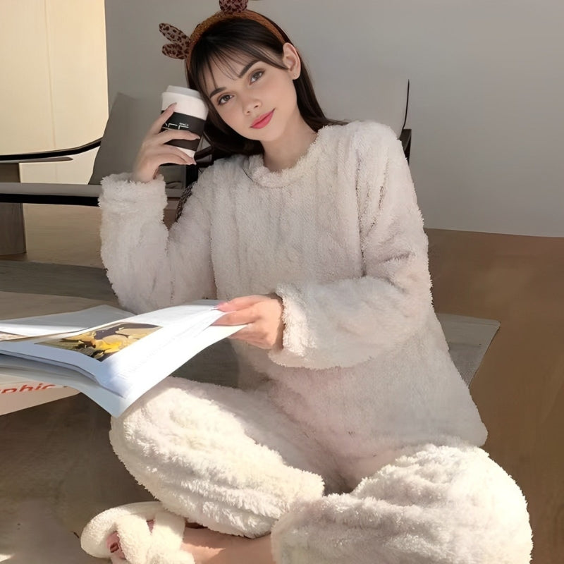 Pyjama blanc en pilou pilou pour femme, vue de face
