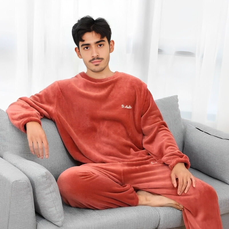 Pyjama polaire rouge pour homme sur cintre