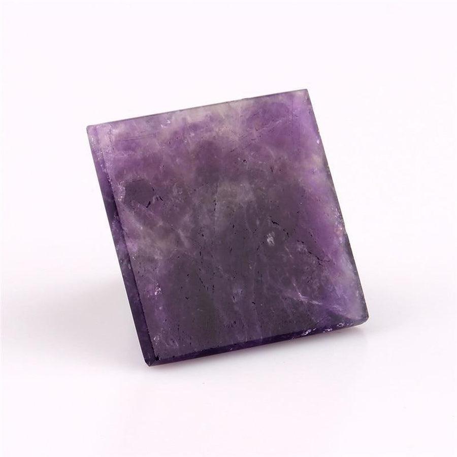 Détail des nuances violettes de la pyramide en améthyste