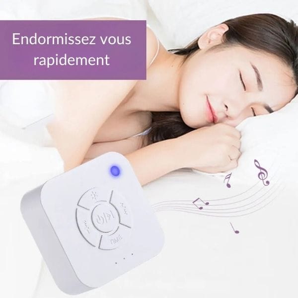 Vue latérale de la veilleuse posée sur une table de chevet