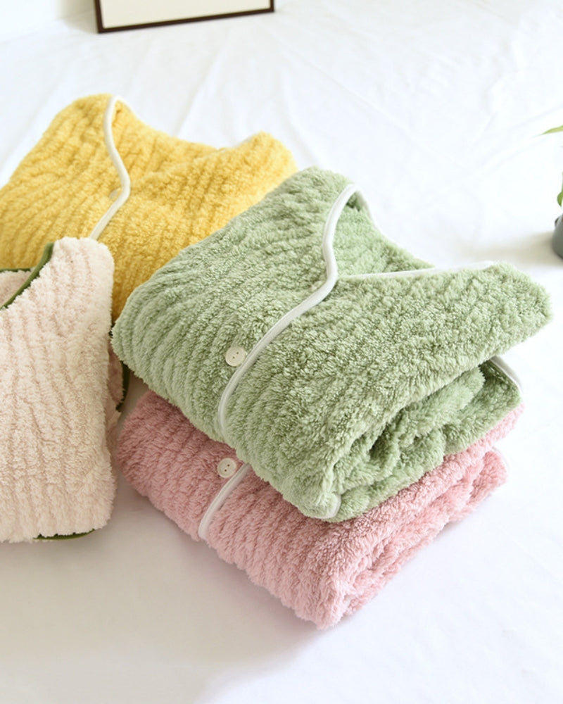 Veste de pyjama verte en pilou pour femme, vue de face