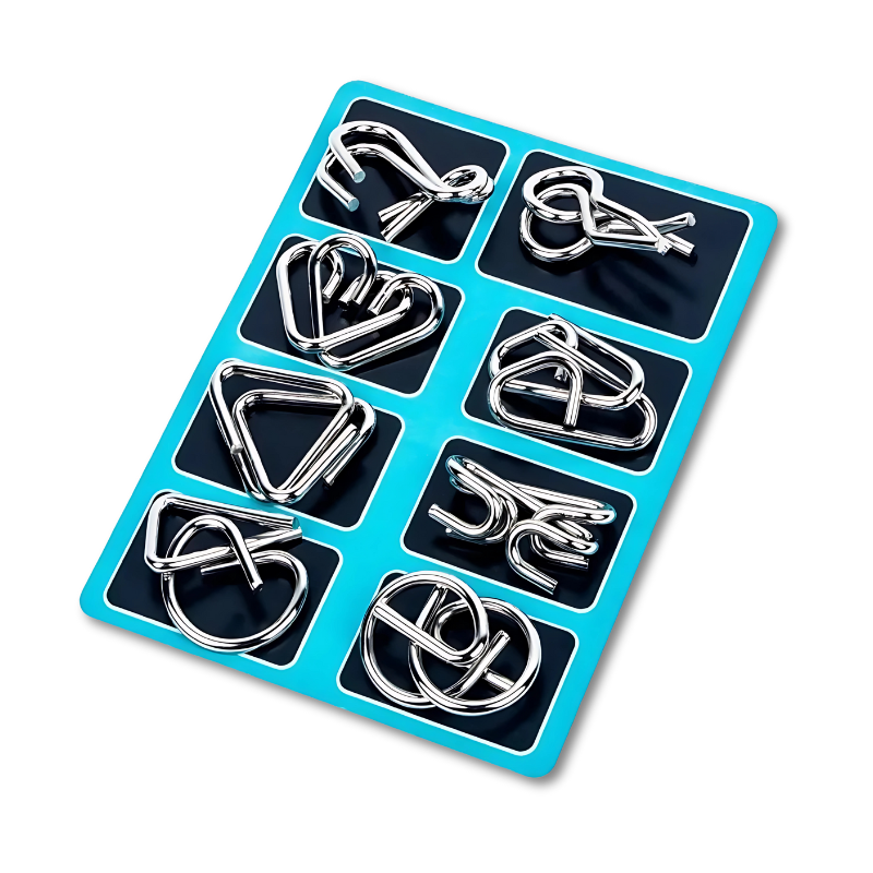 Emballage bleu avec un puzzle en métal à l'intérieur