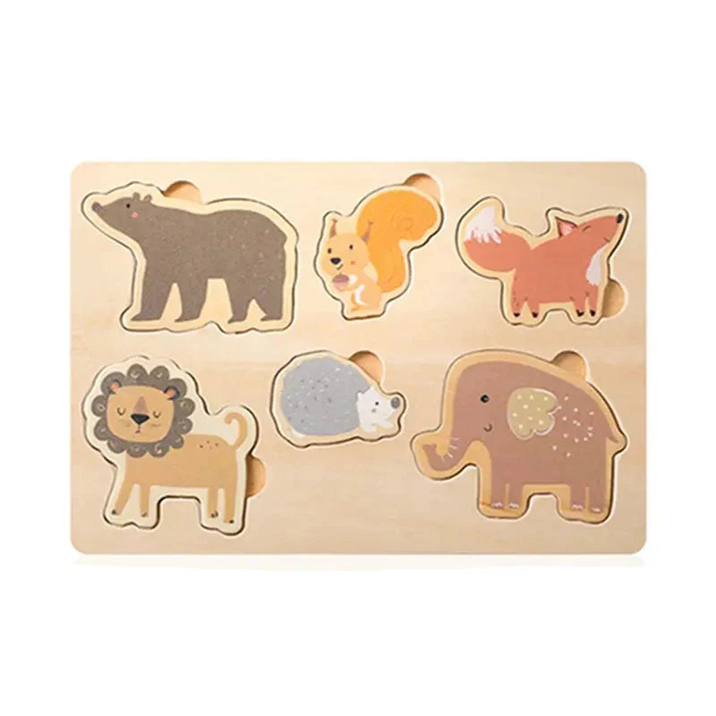 Pièces de puzzle en bois montrant différentes formes géométriques
