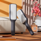 Brosse rotative avec poils rétractables sur fond blanc